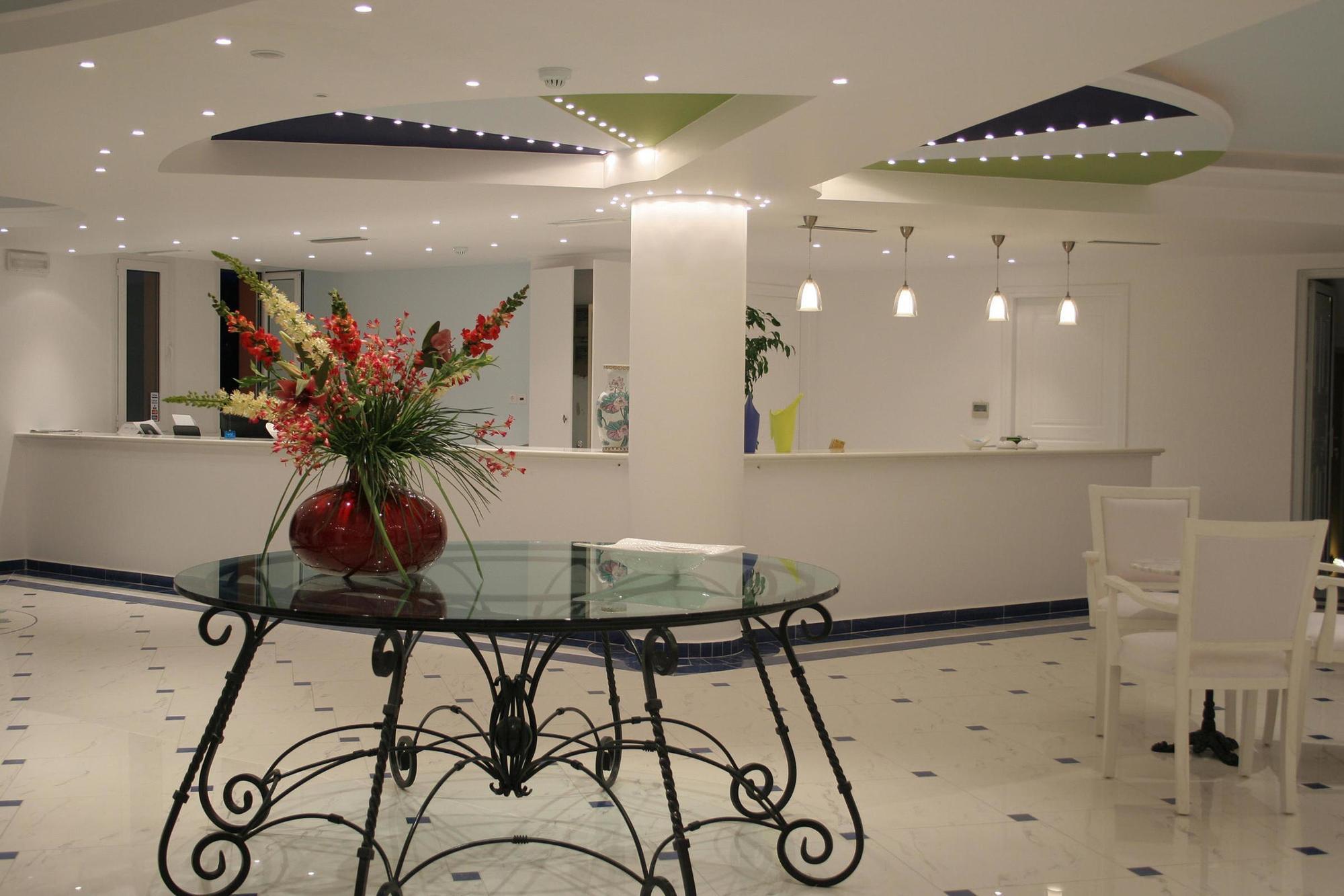 Belvedere Gerakas Luxury
